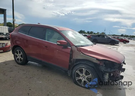 2011 Volvo Xc60 T6 z USA, uszkodzony, nr VIN YV4902DZ1B2214639